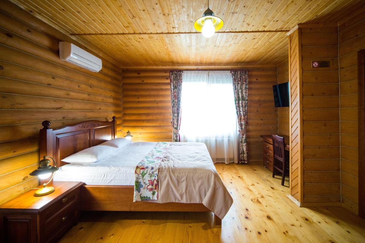 Hotel Комплекс Відпочинку Пампушка & Подушка Burlach'ya Balka Exterior foto