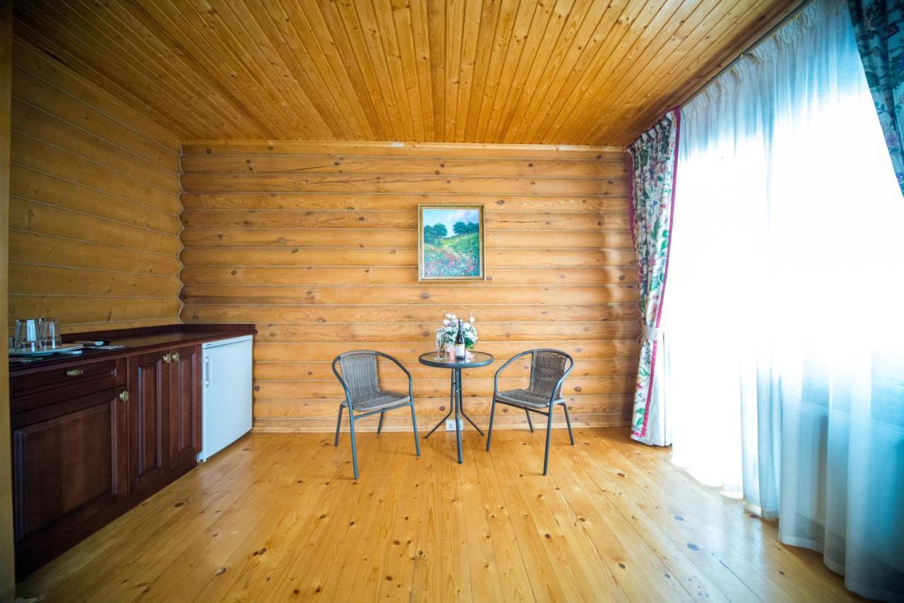 Hotel Комплекс Відпочинку Пампушка & Подушка Burlach'ya Balka Exterior foto